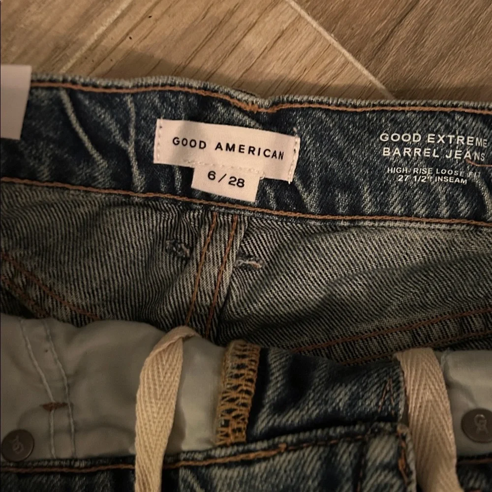 BRAND NEW Good American good extreme barrel Jeans size 6 NWT!๐๐ - Picture 11 of 15